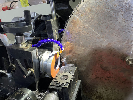 LDX-028A vollständig geschlossene CNC-Servo-Rundsägenmaschine